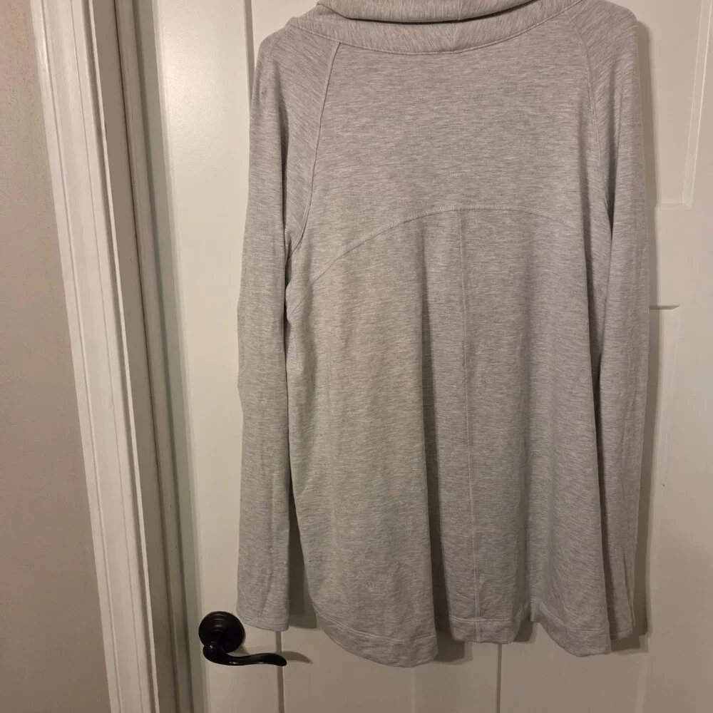 Lululemon‎ Coast Easy Wrap size 8